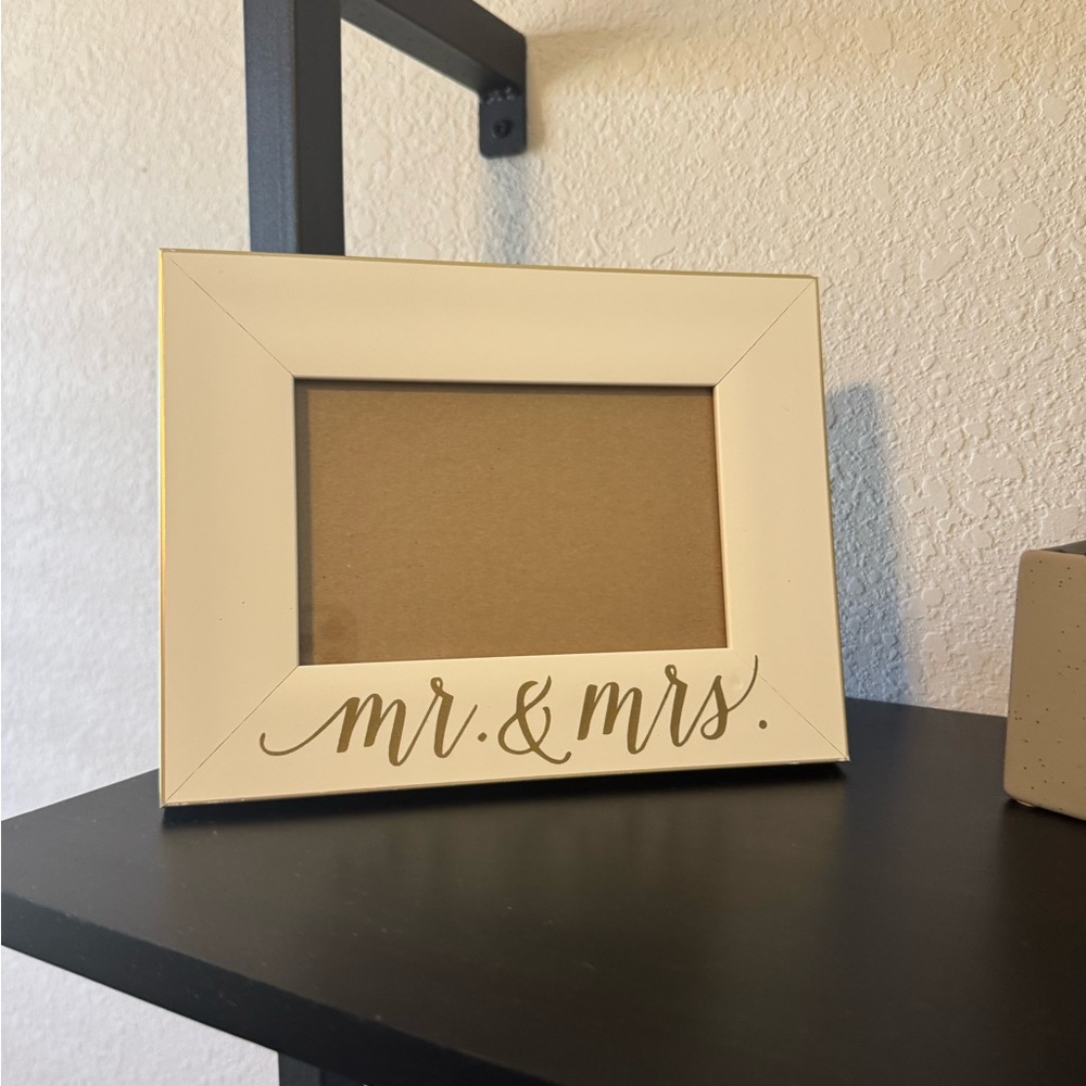 Cream 'Mr. & Mrs.' Photo Frame